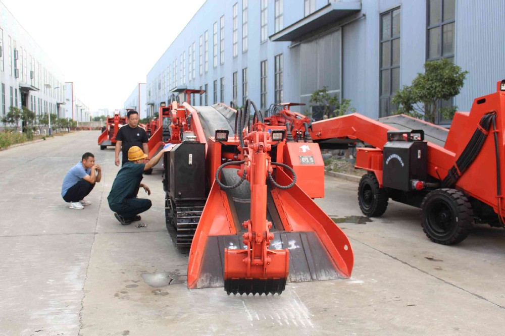 礦用扒渣機(jī)日常操作看似簡(jiǎn)單，實(shí)則充滿(mǎn)學(xué)問(wèn)
