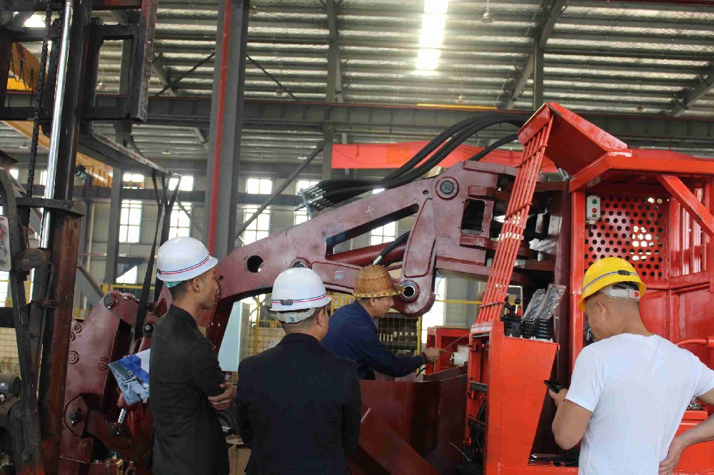 政策對(duì)扒渣機(jī)行業(yè)的影響：襄陽(yáng)企業(yè)的機(jī)遇與挑戰(zhàn)
