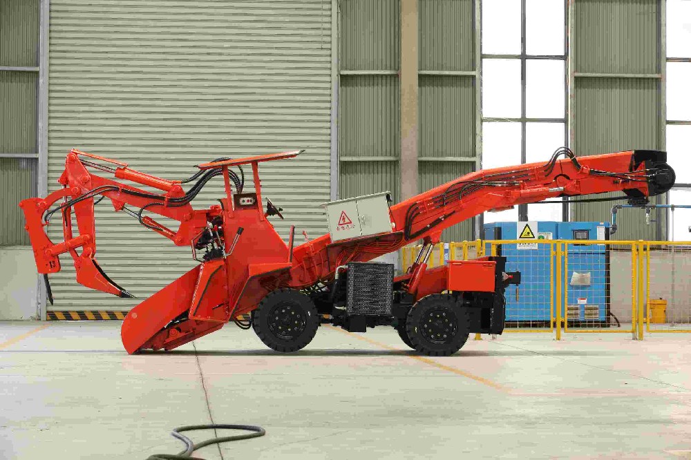 龍巖扒渣機(jī)智能化：遠(yuǎn)程操控技術(shù)進(jìn)展
