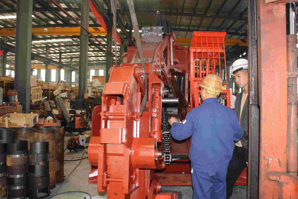 扒渣機的市場推廣策略分析：如何提升產(chǎn)品市場占有率
