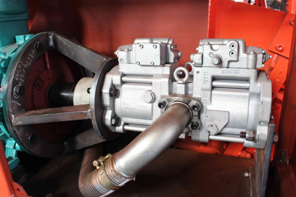 扒渣機創(chuàng)新設(shè)計亮點：從結(jié)構(gòu)到功能，突破傳統(tǒng)的匠心之作
