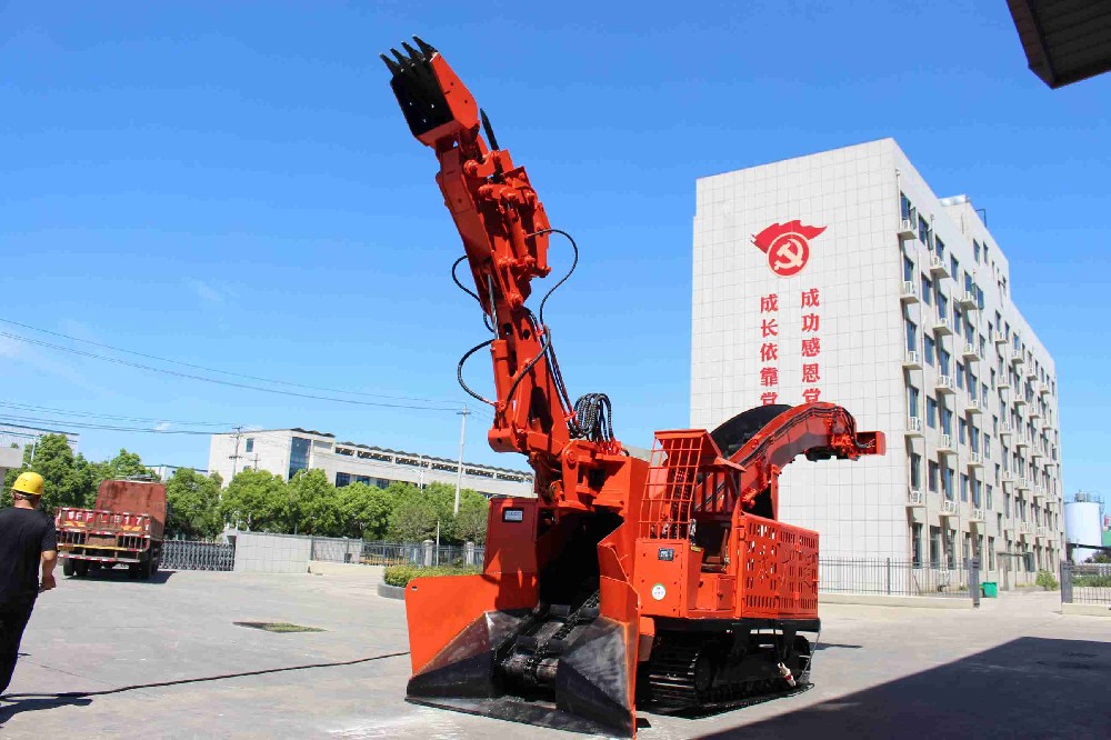 貴陽輪式扒渣機皮帶更換教程，3分鐘學會調整！
