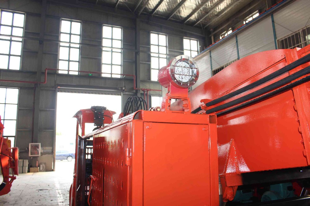 扒渣機(jī)行業(yè)標(biāo)準(zhǔn)解讀：規(guī)范引領(lǐng)，推動產(chǎn)品質(zhì)量穩(wěn)步提升
