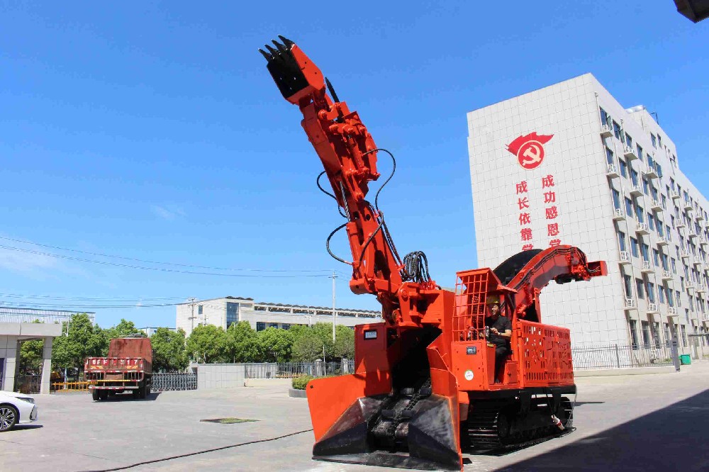 扒渣機(jī)操作安全須知：牢記要點(diǎn)，杜絕作業(yè)中的安全隱患
