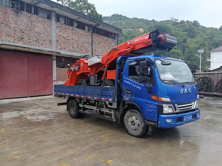 工程爬沙機(jī).jpg 工程爬沙機(jī).jpg