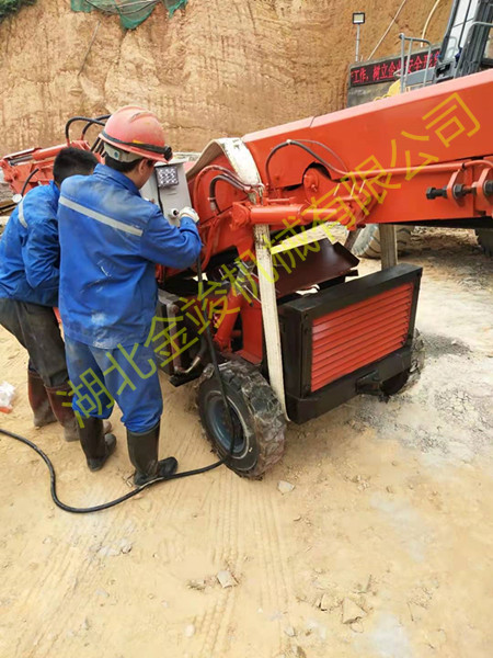 礦用扒渣機(jī) 扒渣機(jī)12-18-01.jpg