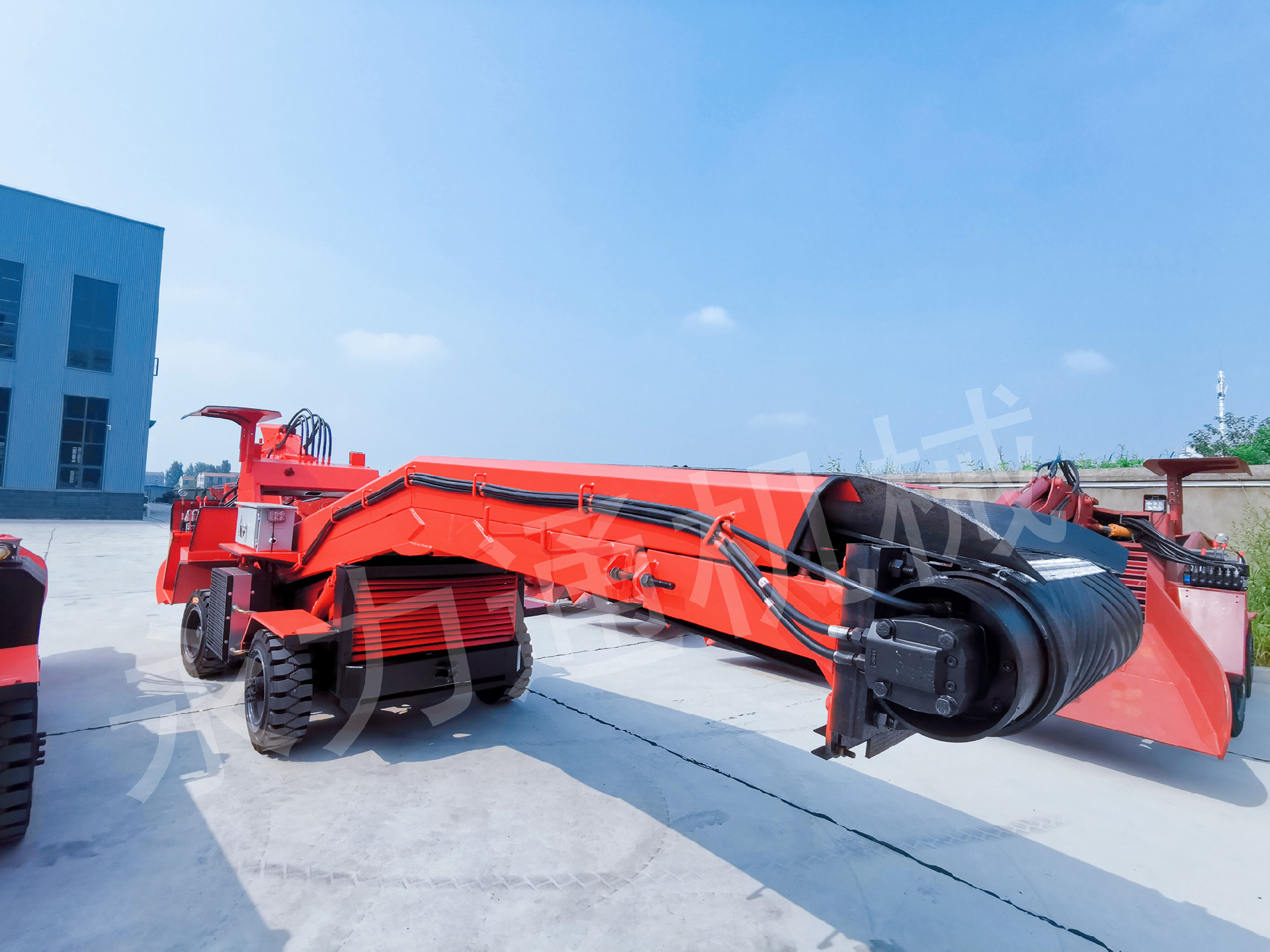 1628229677138250.jpg 120輪式皮帶后右側(cè)照.jpg